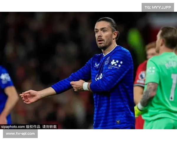 埃弗顿内讧瞬间：盖耶掌掼队友基恩，主裁直红罚下